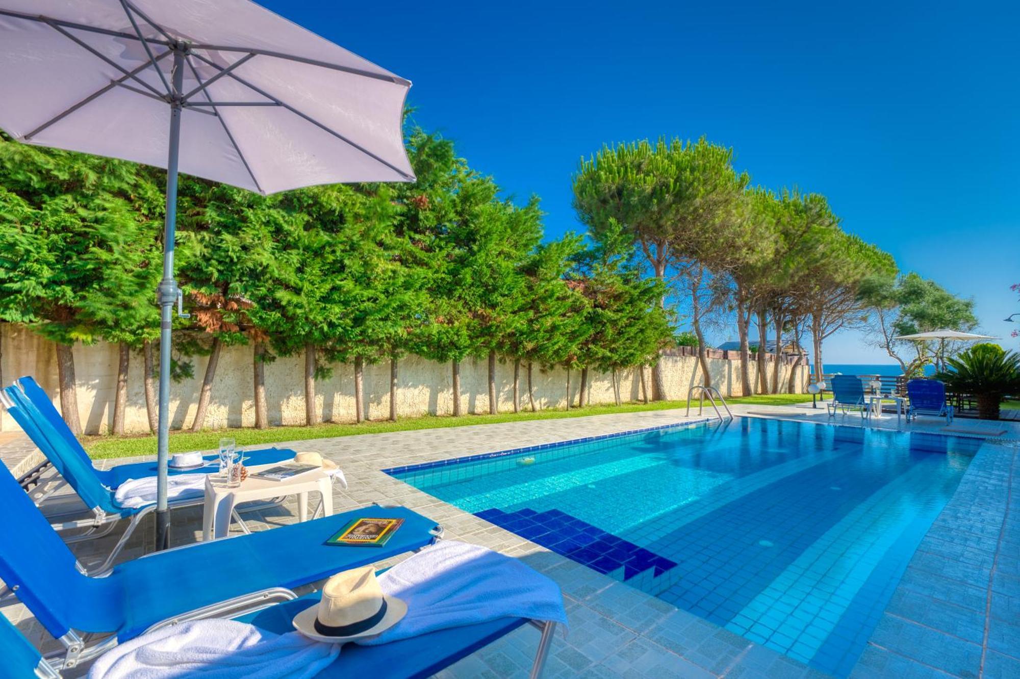 Villa Angela Agios Matthaios  Exterior photo