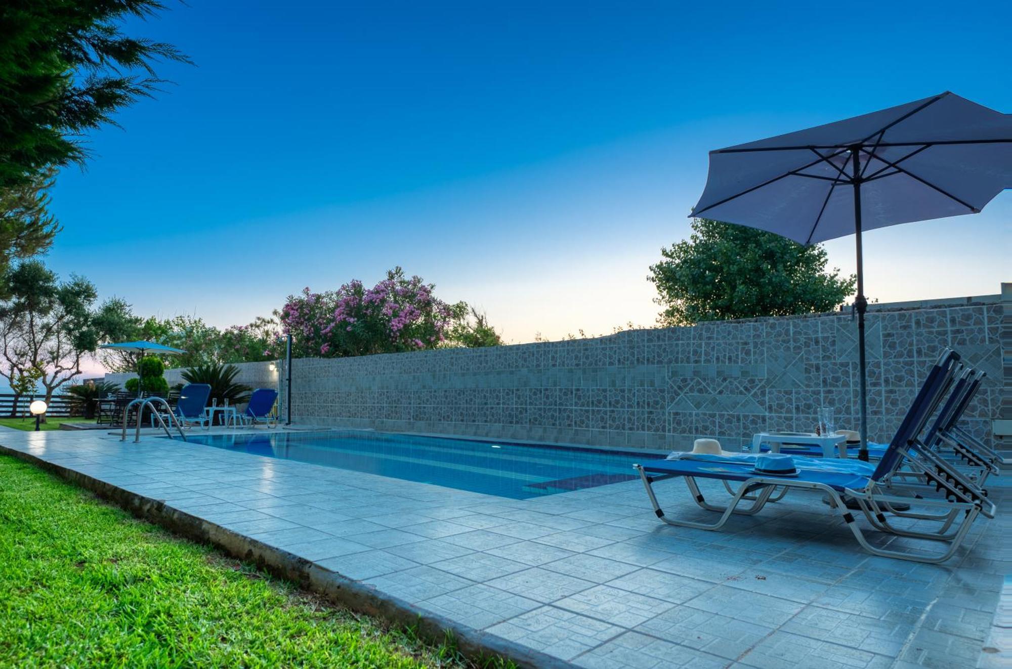 Villa Angela Agios Matthaios  Exterior photo